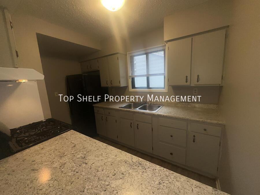 4211 East Ovid Avenue - Photo 3 of 9