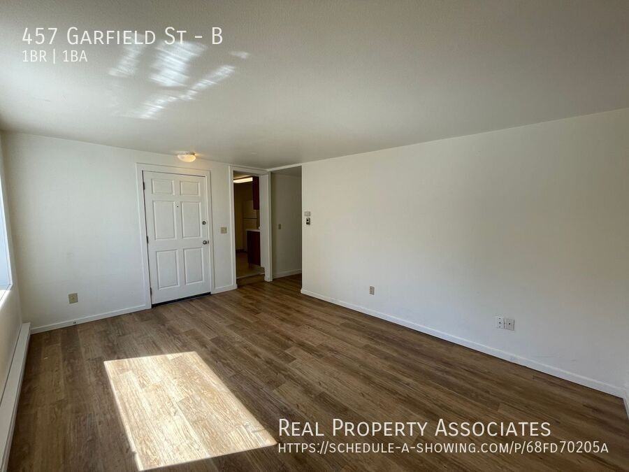 457 Garfield Street #B - Photo 4 of 8