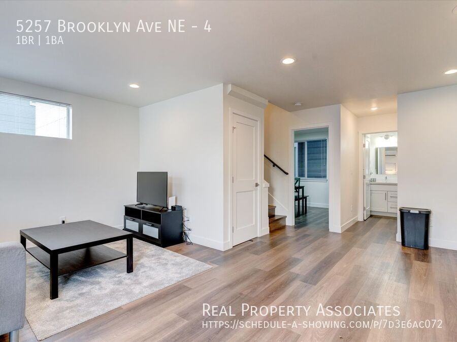 5257 Brooklyn Ave Ne #4 - Photo 2 of 38