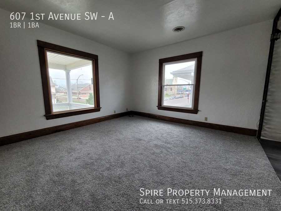 607 1st Ave Sw #A - Photo 2 of 7