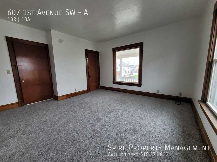 607 1st Ave Sw #A - Photo 3 of 7