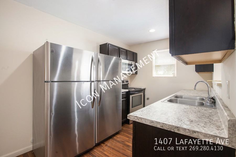 1407 Lafayette Avenue - Photo 3 of 21