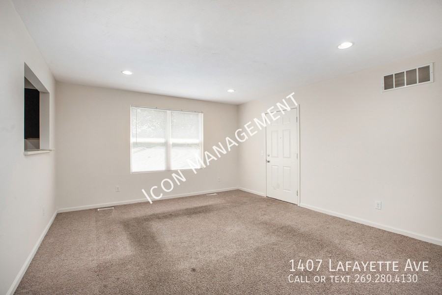 1407 Lafayette Avenue - Photo 4 of 21