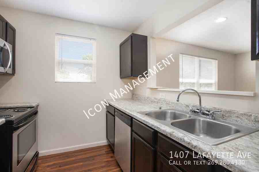 1407 Lafayette Avenue - Photo 7 of 21