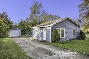 729 W Van Hoesen Blvd - Photo 1 of 1