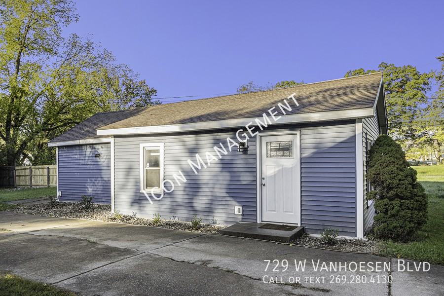 729 W Van Hoesen Blvd - Photo 2 of 17