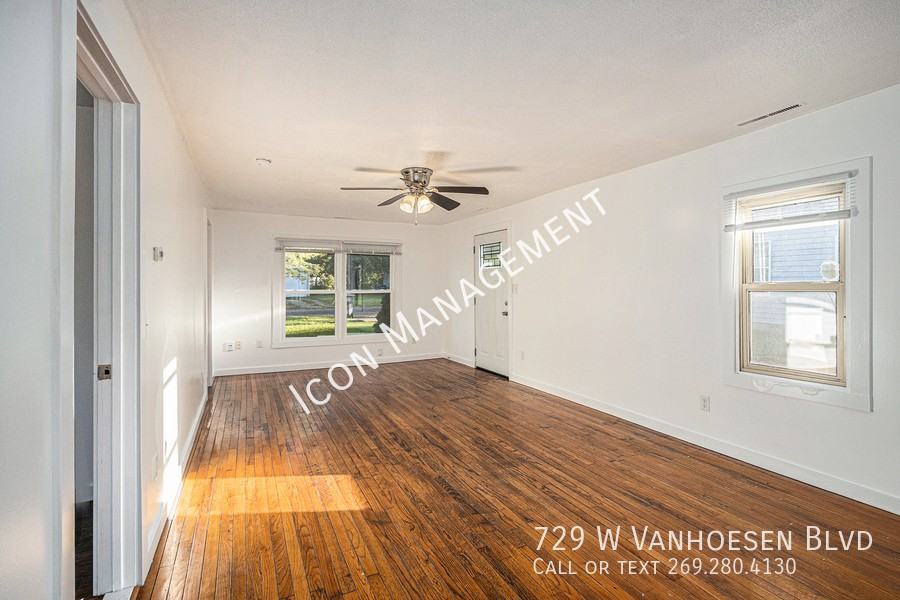 729 W Van Hoesen Blvd - Photo 3 of 17