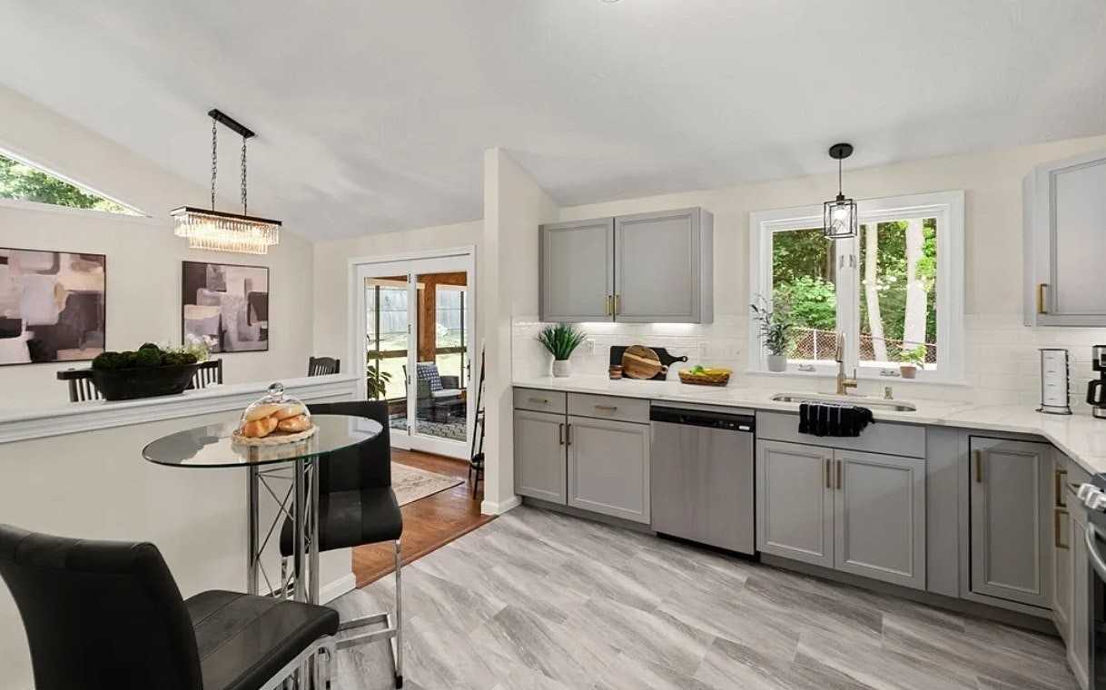 23 Whitten Street - Photo 3 of 12