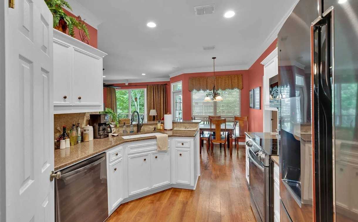 9019 Eureka Lane - Photo 2 of 12