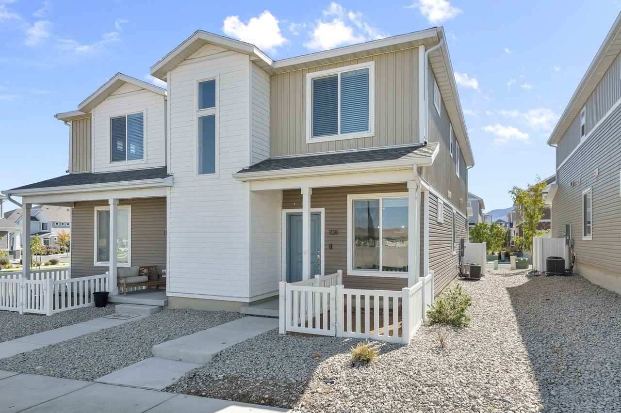 108 East Fairmont Place - Photo 2 of 15