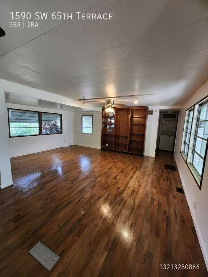 1590 Sw 65th Ter - Photo 2 of 18