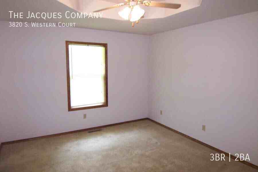 3820 S Western Ct - Photo 4 of 12