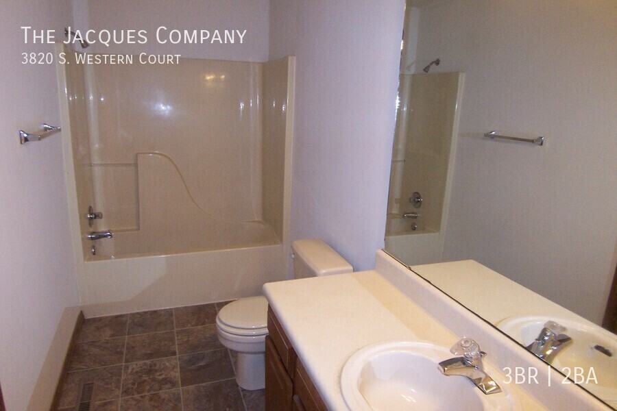 3820 S Western Ct - Photo 5 of 12