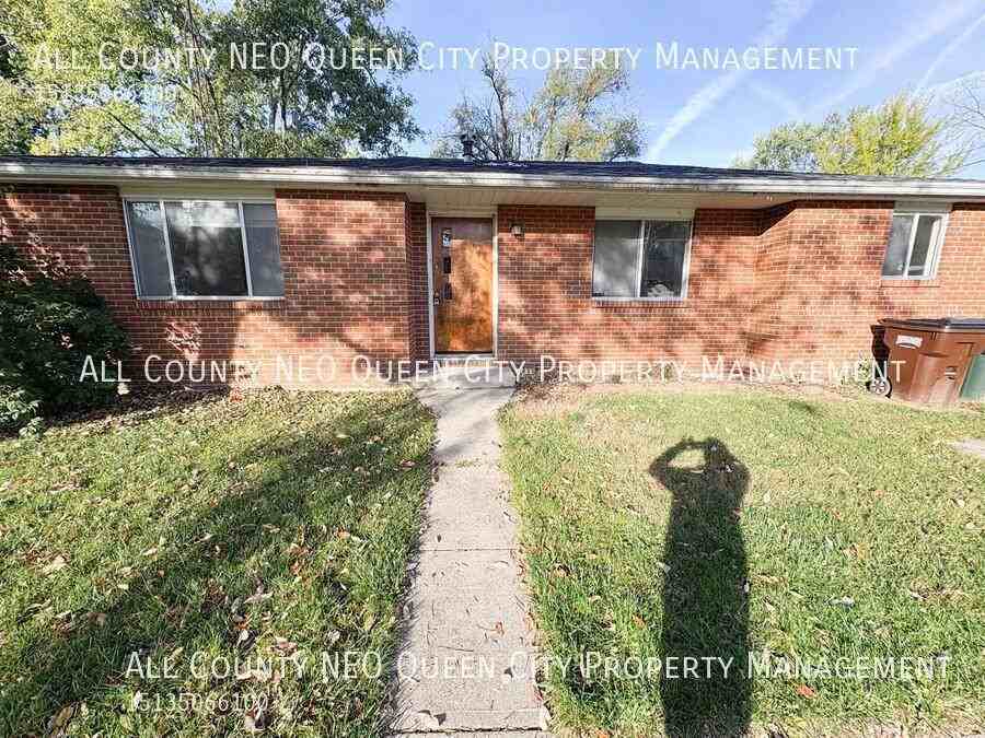 7733 Harrington Ave - Photo 2 of 19
