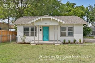 821 Sw 31st St - Photo 1 of 1