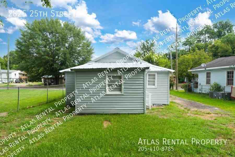 2825 25th St - Photo 3 of 17