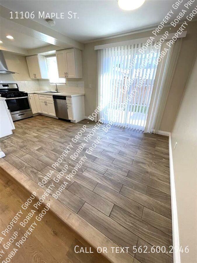 11106 Maple St - Photo 2 of 12