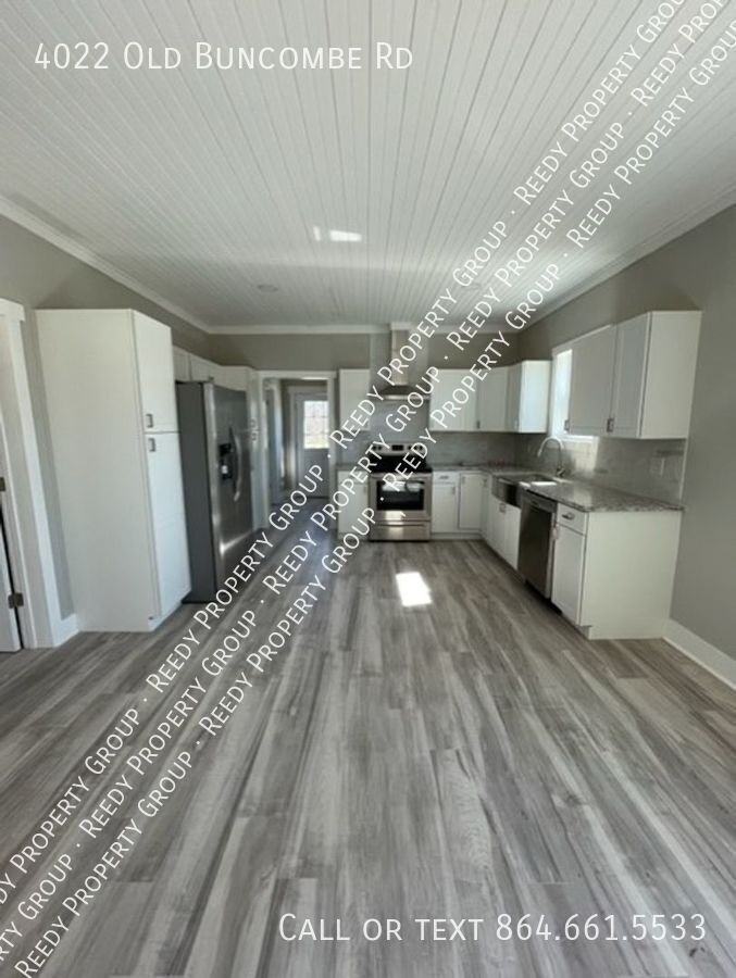 4022 Old Buncombe Rd - Photo 3 of 9