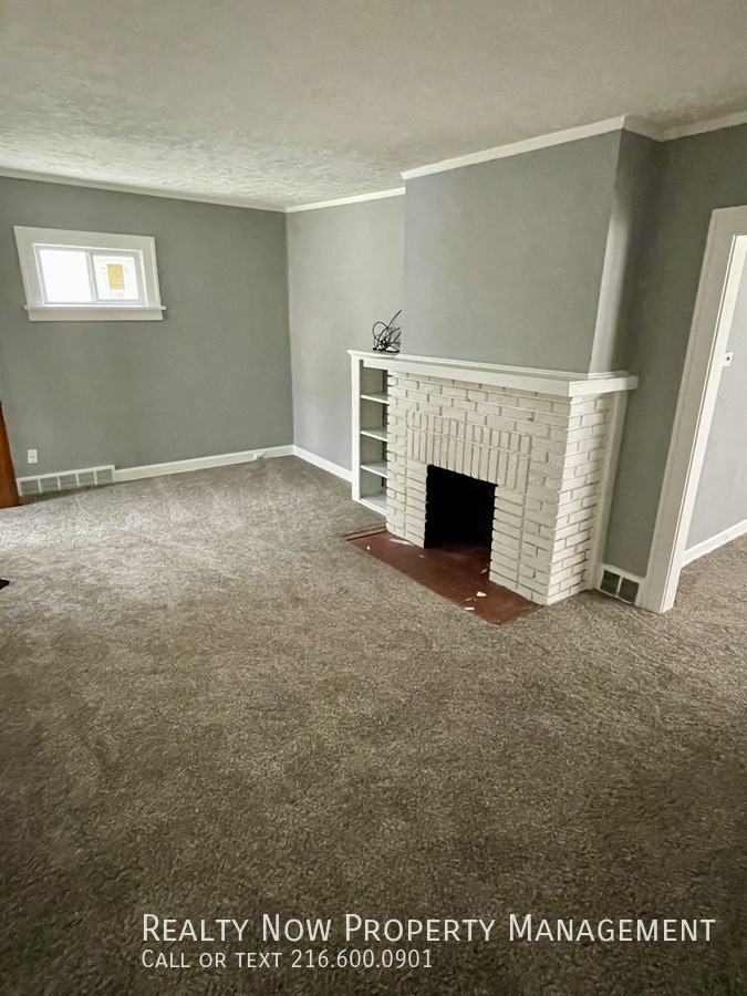 3396 W 117th St 1st Fl #1 - Photo 4 of 11