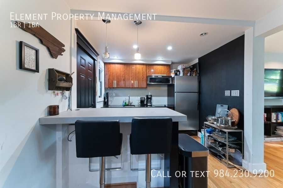 929 Saint Marys St #1 - Photo 7 of 19