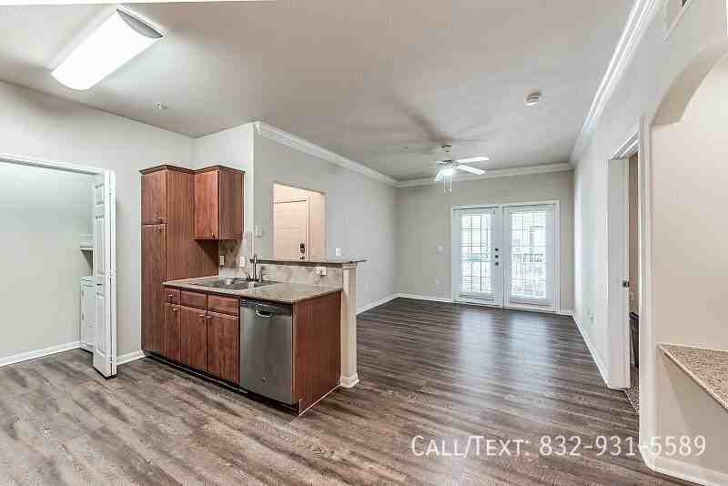 Dulles Ave - Photo 4 of 10