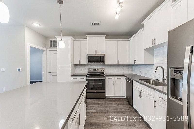 Dulles Ave - Photo 2 of 13