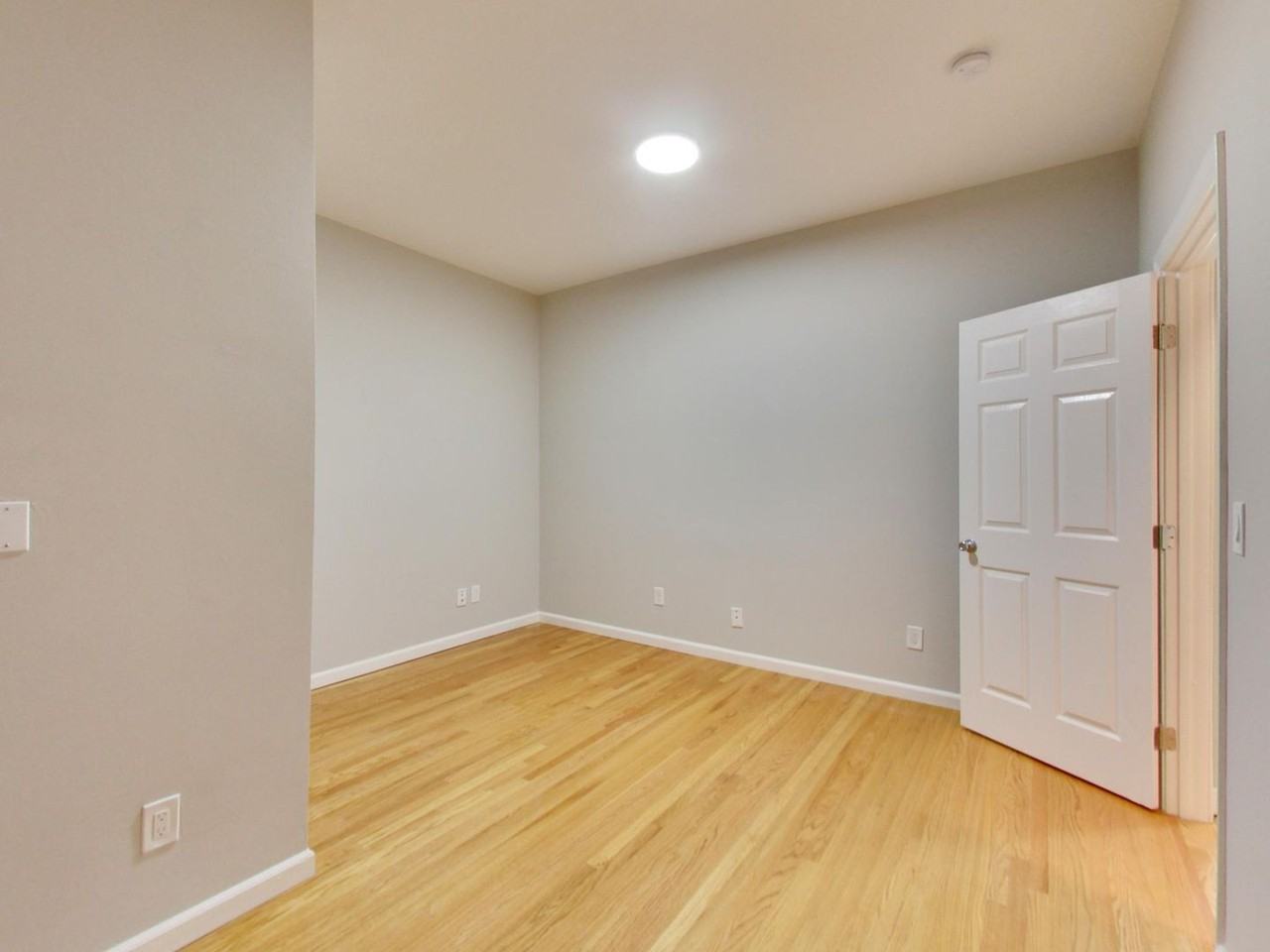 1012 Masonic Ave #2 - Photo 4 of 33