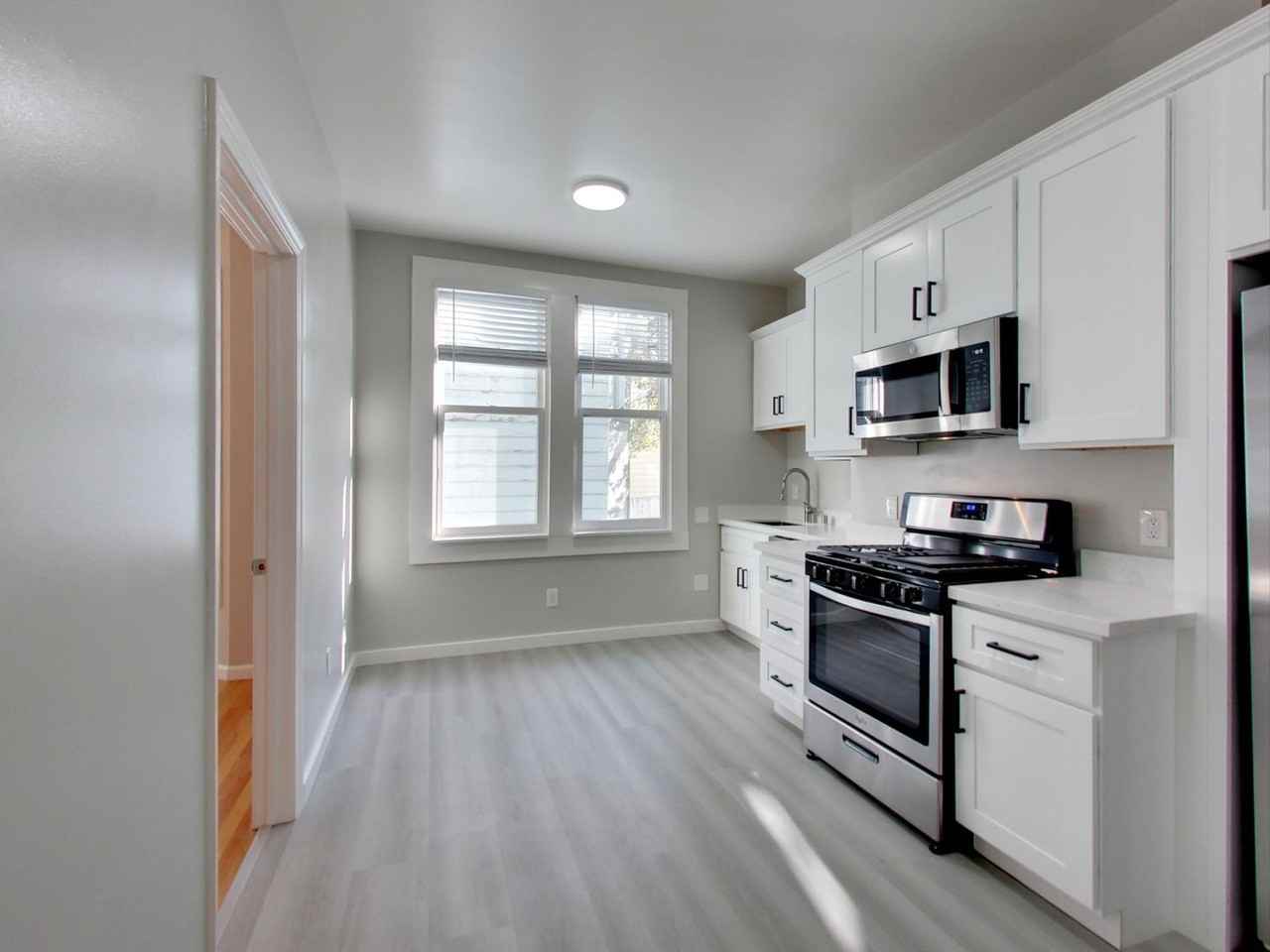 1012 Masonic Ave #2 - Photo 7 of 33