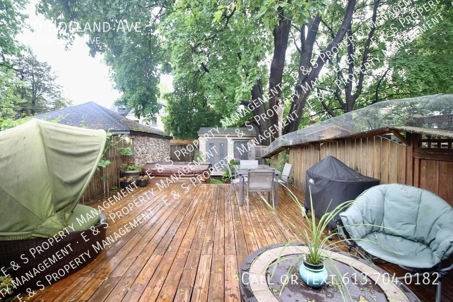 390 Holland Ave - Photo 7 of 19