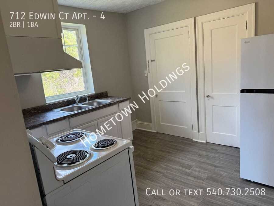 712 Edwin Court #4 - Photo 3 of 9