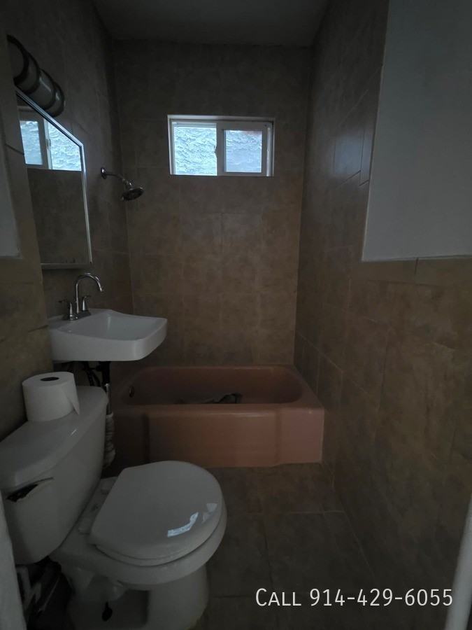 143 Voss Ave - Photo 6 of 9