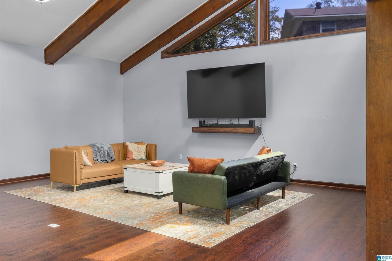 1304 Monterey Dr - Photo 6 of 27