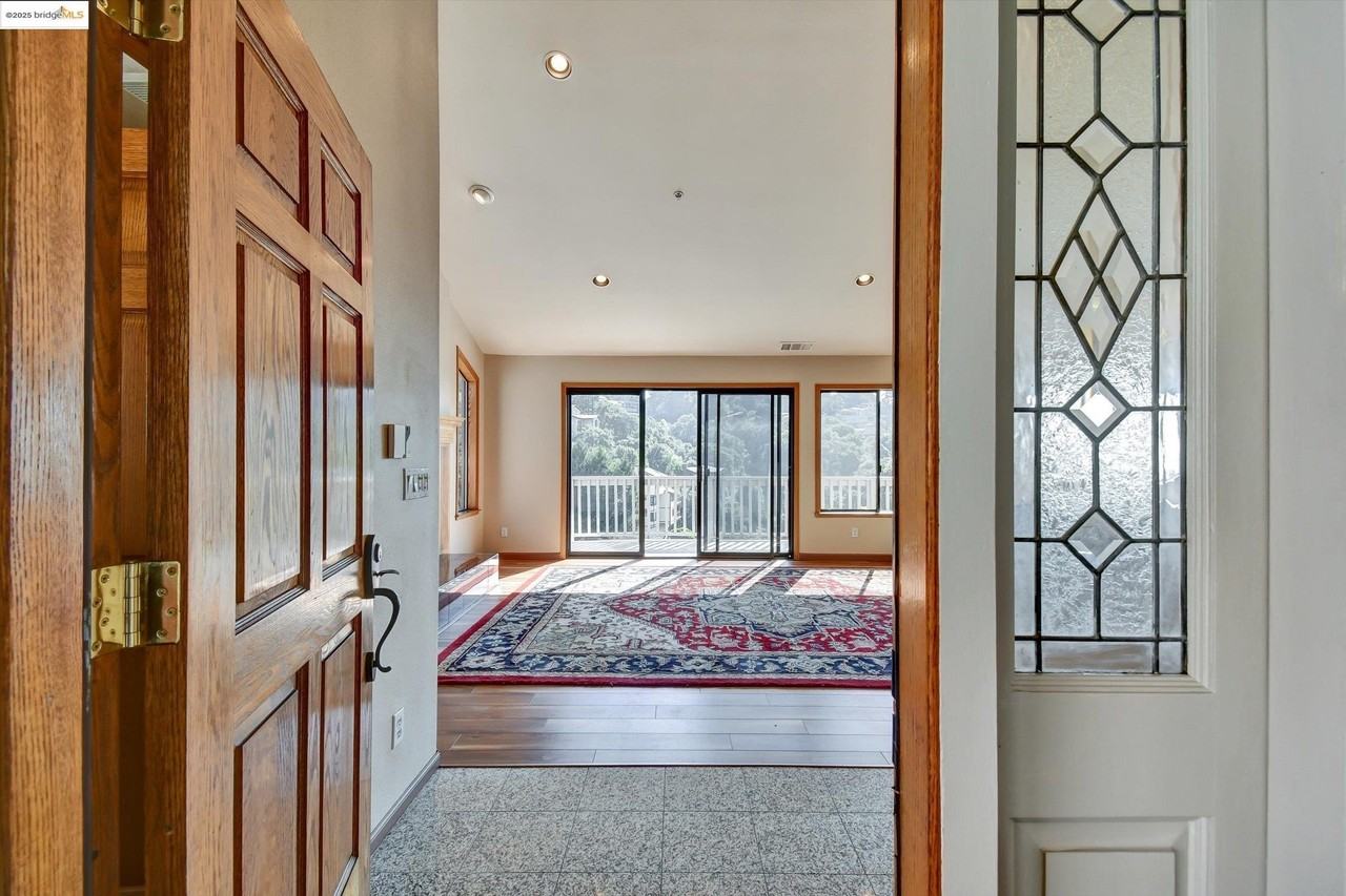 616 Gravatt Dr - Photo 4 of 46