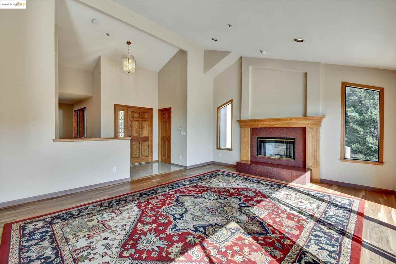 616 Gravatt Dr - Photo 5 of 46