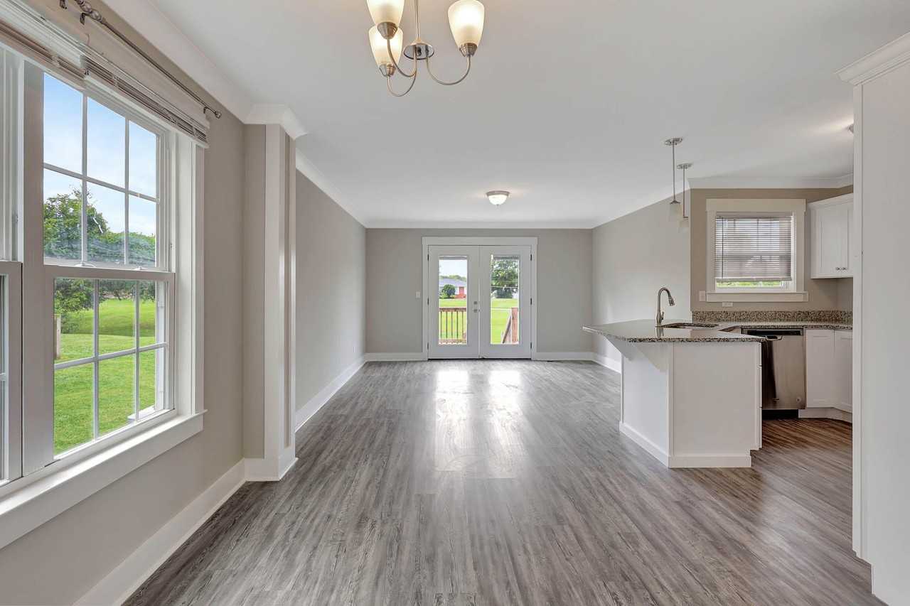 5652 High Street - Photo 4 of 24