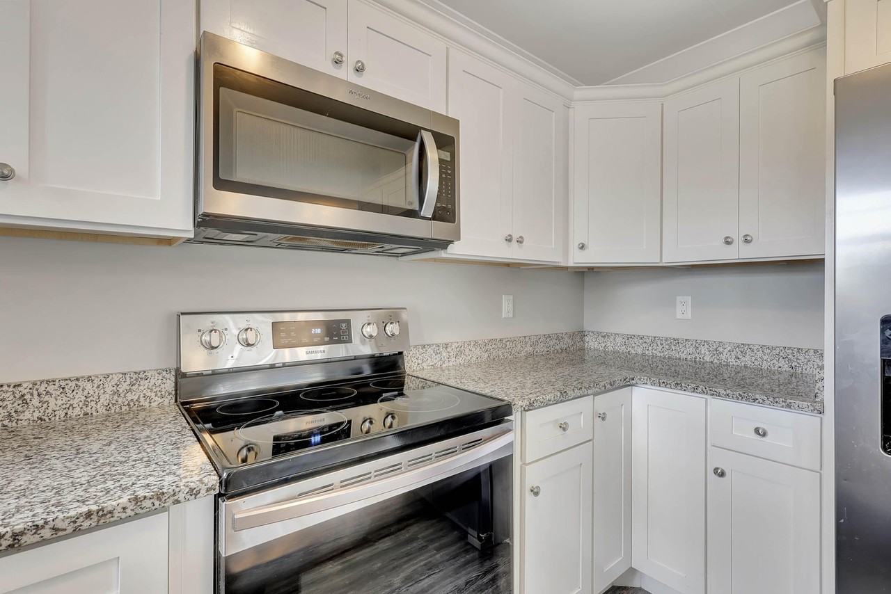 5652 High Street - Photo 7 of 24