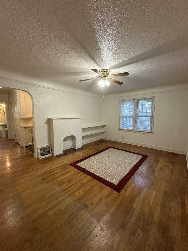 3016 10th Ave N - Photo 2 of 7