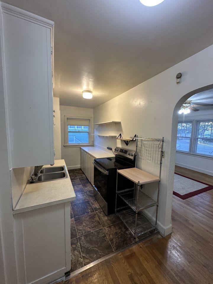 3016 10th Ave N - Photo 3 of 7