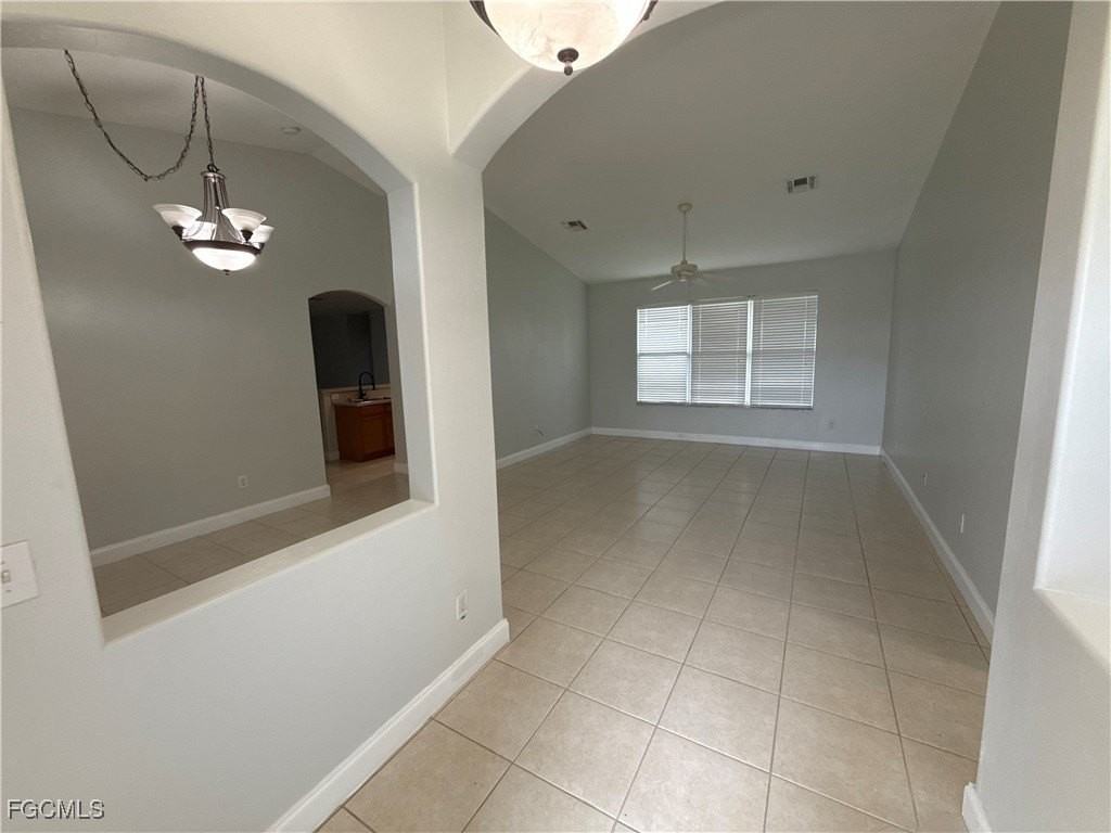 265 Richmond Ave S - Photo 4 of 28