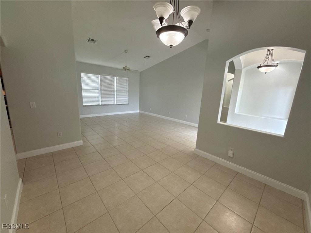 265 Richmond Ave S - Photo 5 of 28