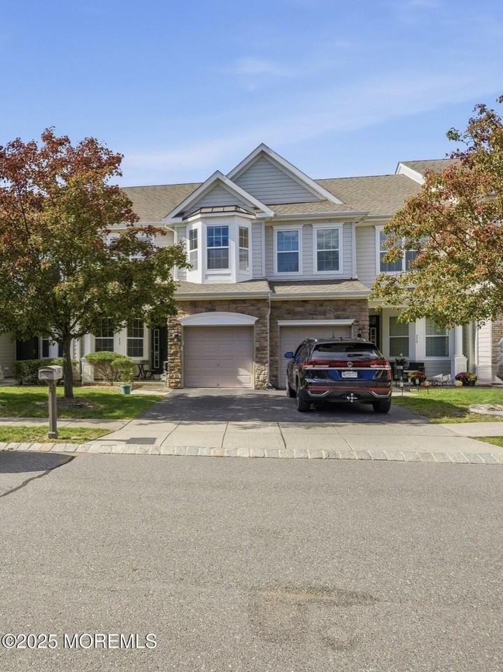 254 Hawthorne Ln - Photo 2 of 38