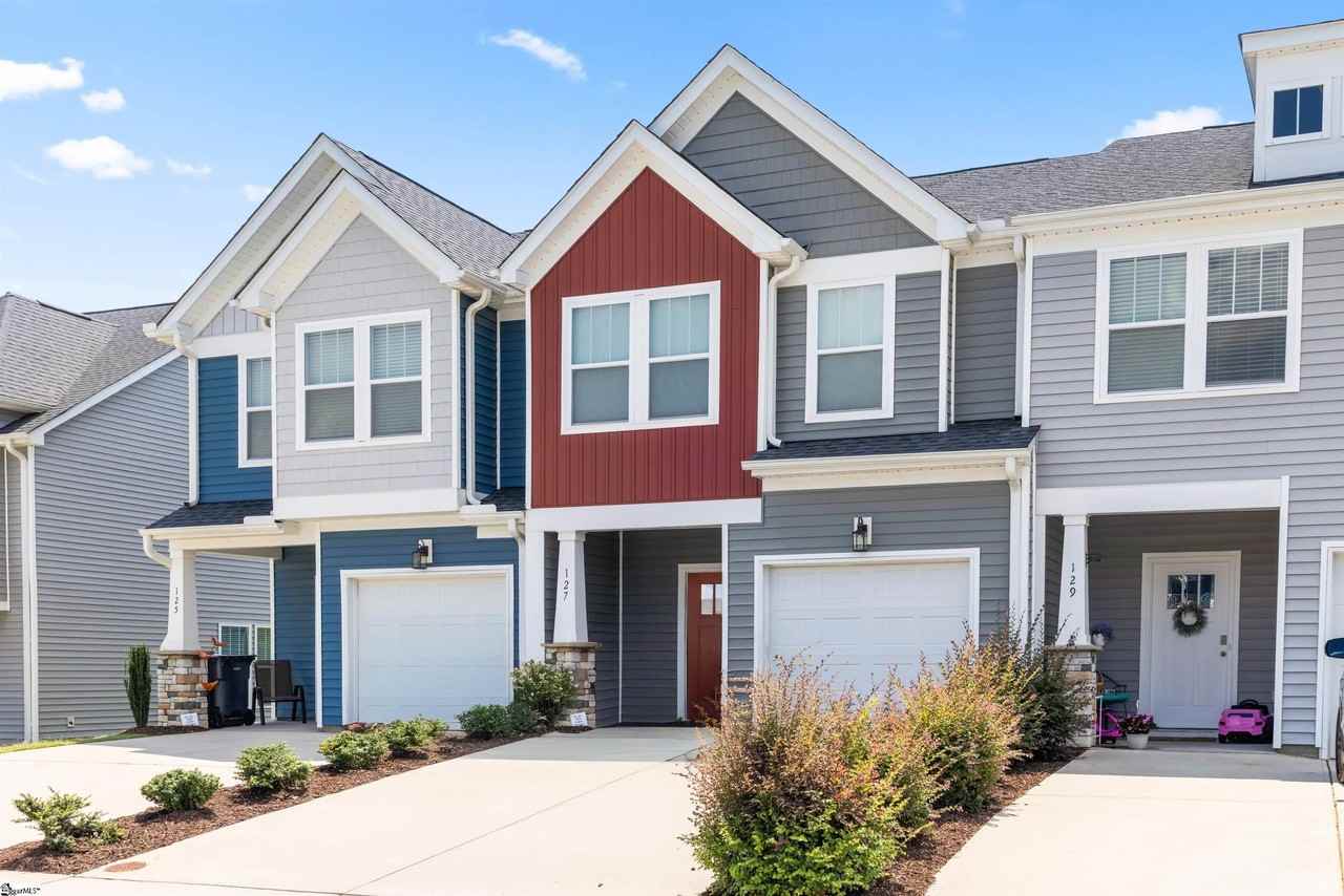 127 Shallons Dr - Photo 2 of 36