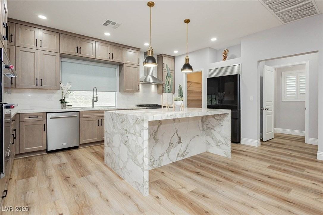 8095 Carpenter Creek Ave - Photo 3 of 26