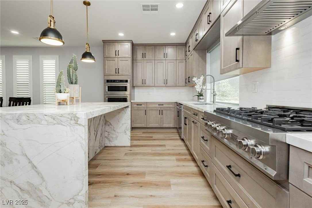 8095 Carpenter Creek Ave - Photo 4 of 26