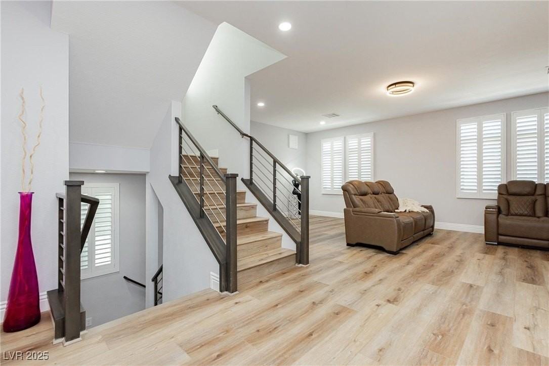 8095 Carpenter Creek Ave - Photo 5 of 26