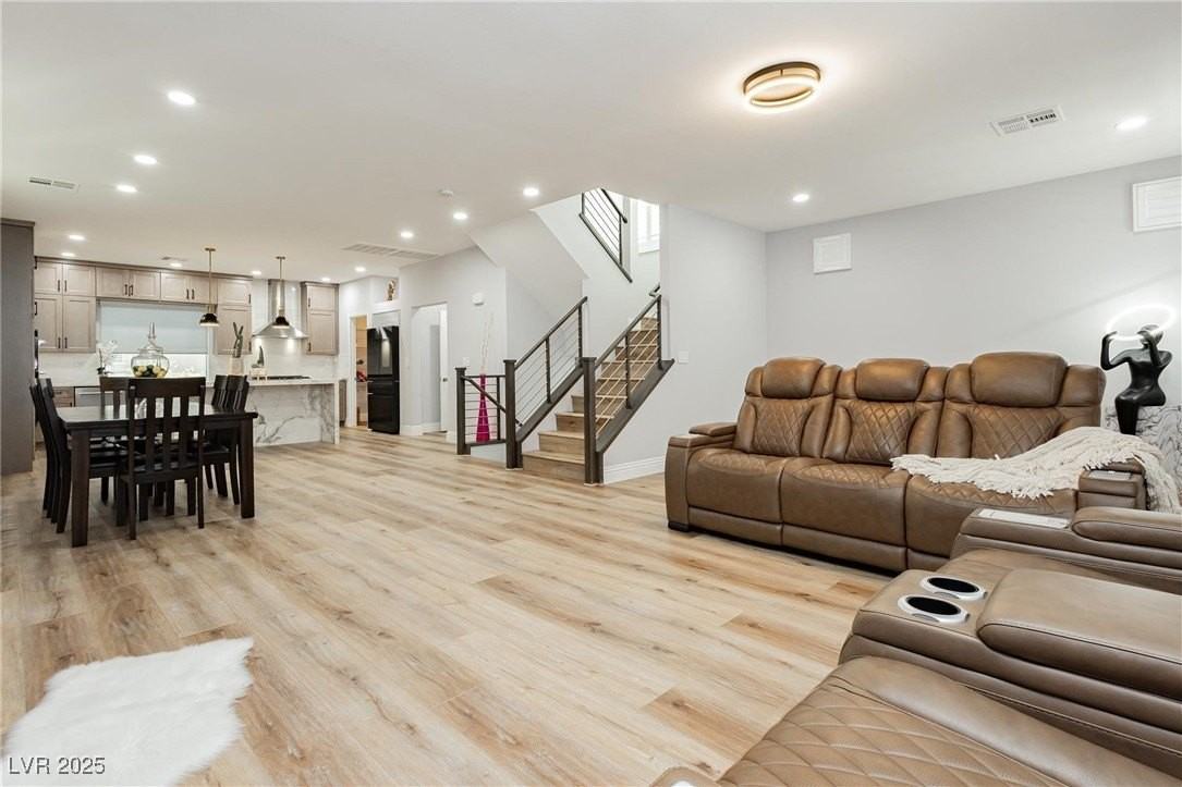 8095 Carpenter Creek Ave - Photo 6 of 26