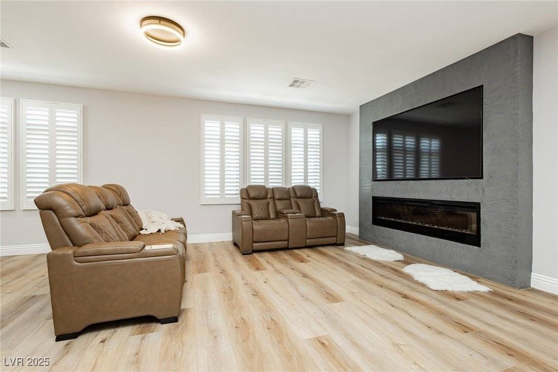 8095 Carpenter Creek Ave - Photo 7 of 26