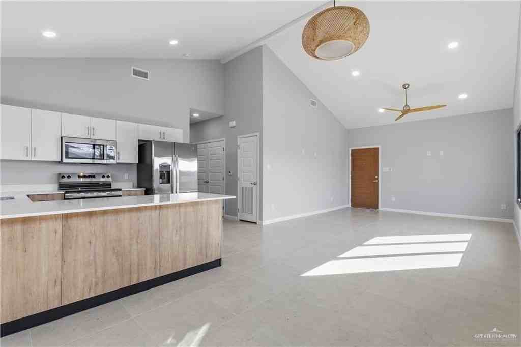 2612 Mockingbird Rd #2 - Photo 4 of 14