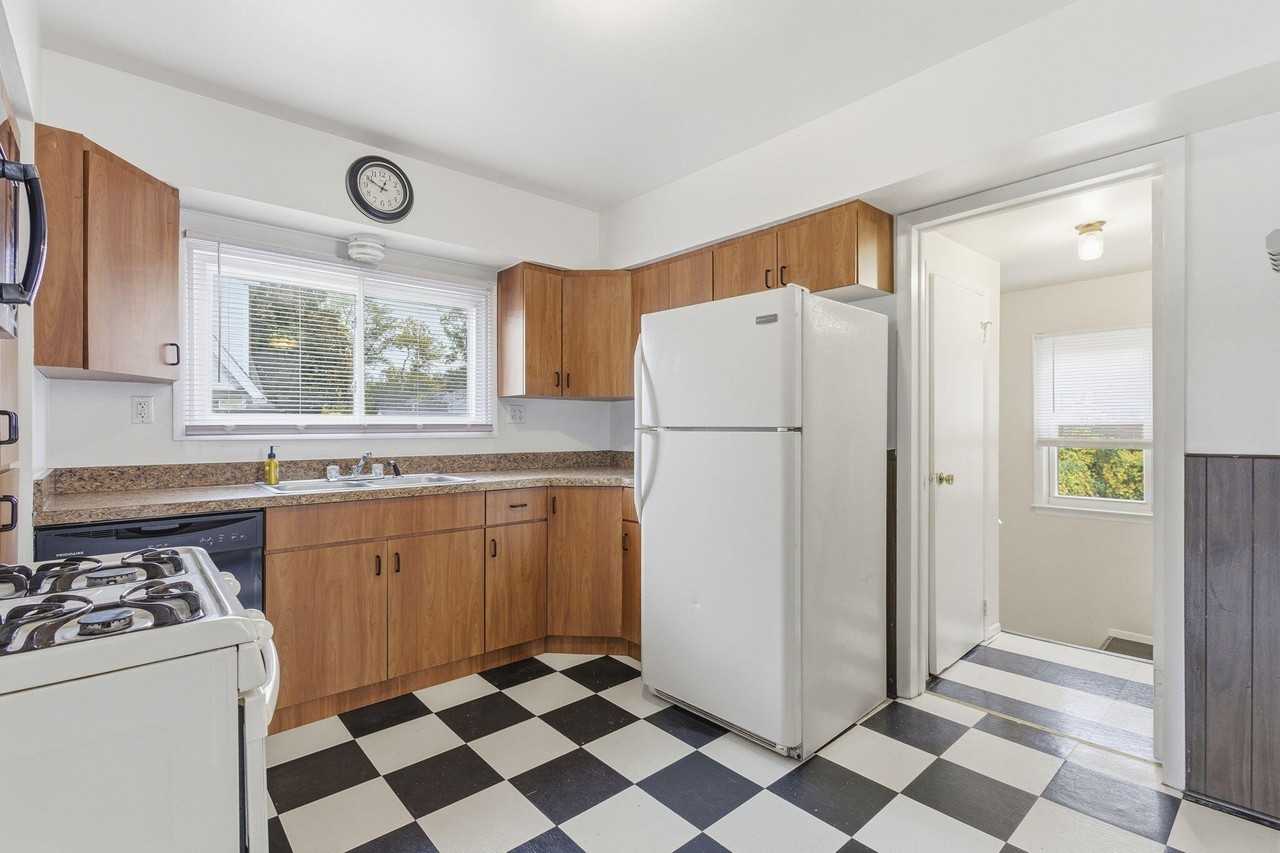 314 West Muir Avenue - Photo 2 of 27