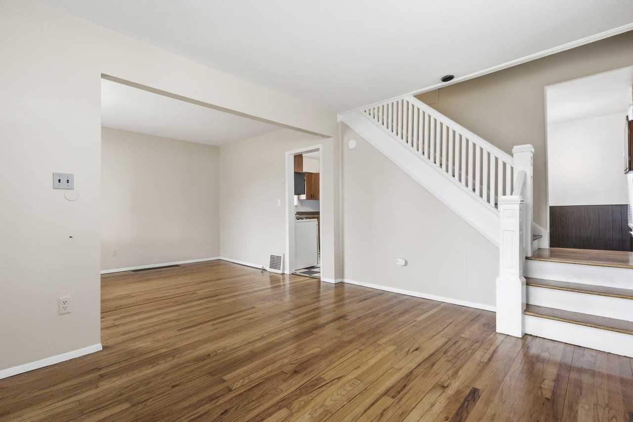 314 West Muir Avenue - Photo 7 of 27